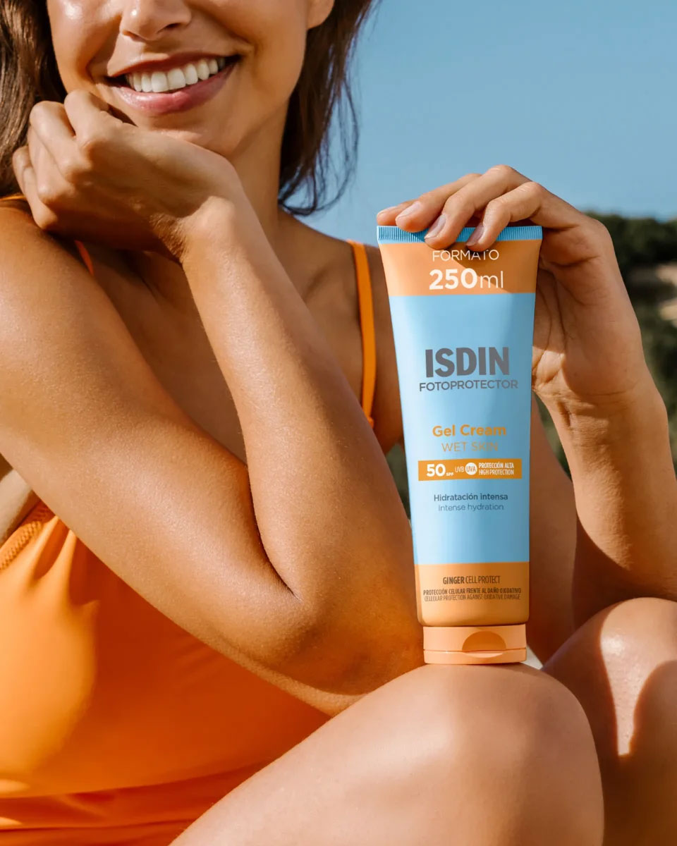 rostro con crema solar